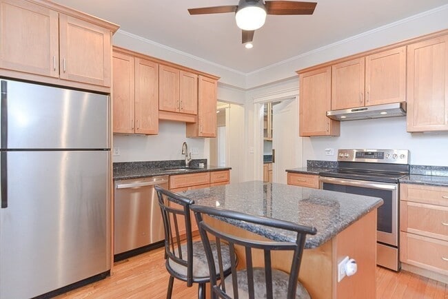 Photo - 25 Green St Townhome