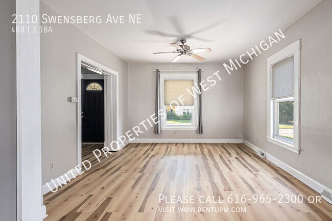 Building Photo - Available Now | 4 Bedroom 1.5 Bath Single ...