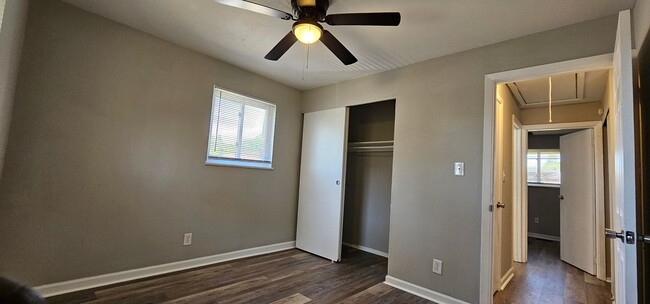 Building Photo - 5462-5462 Misty Ln