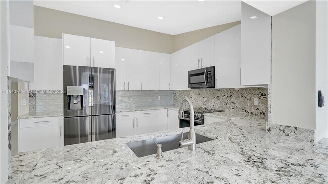 Foto del edificio - 1412 NE 53rd Ct
