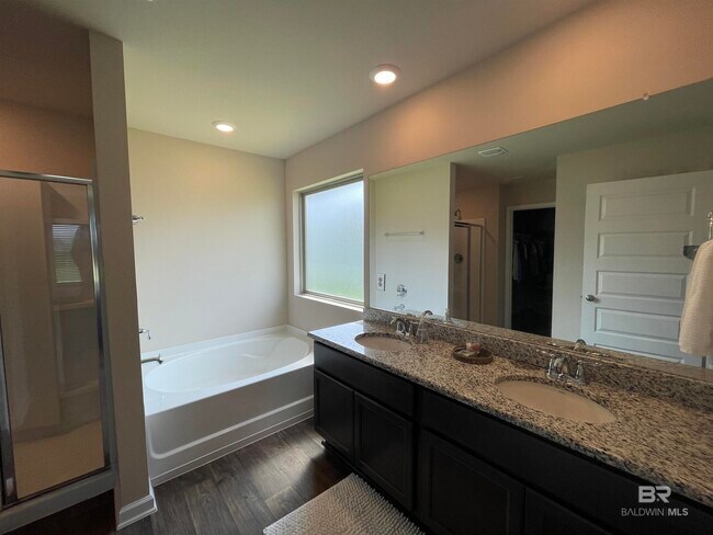 Building Photo - 23976 Songbird Dr