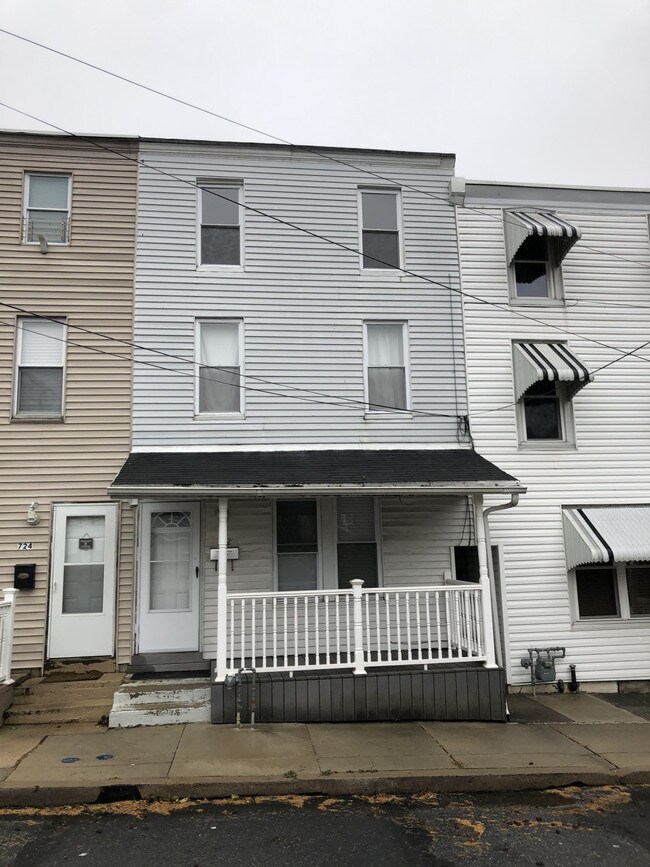 Building Photo - 722 Eugene St