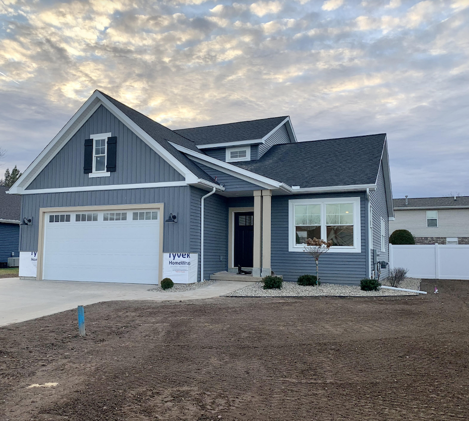 Foto principal - 304 Mustang Ln
