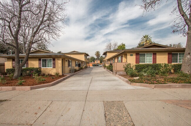 Building Photo - 903 N Orange Grove Blvd