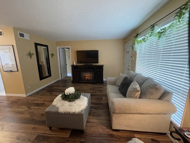 Foto del edificio - 7141 N 16th St