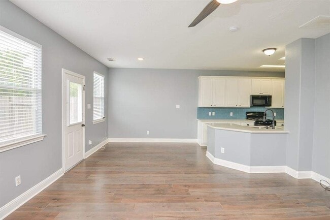 Foto del edificio - 8755 Thistlemoor Ln