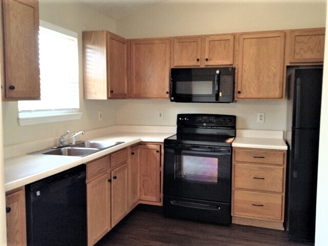 Building Photo - 2776 Shamu Dr