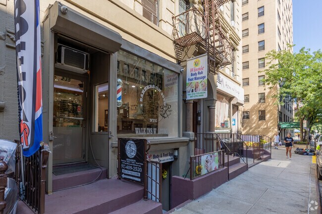 Building Photo - 235 E 25th St