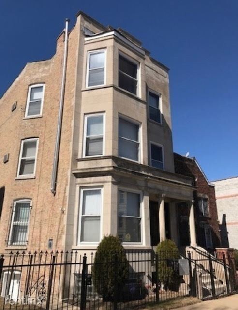 Primary Photo - 3358 S Giles Ave