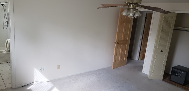 Building Photo - 5365 Silver Spur Ave