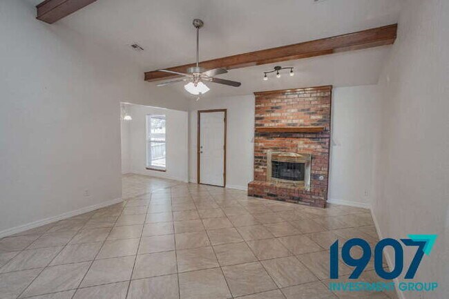 Foto del edificio - Beautiful 3-Bedroom Home in Yukon - Availa...