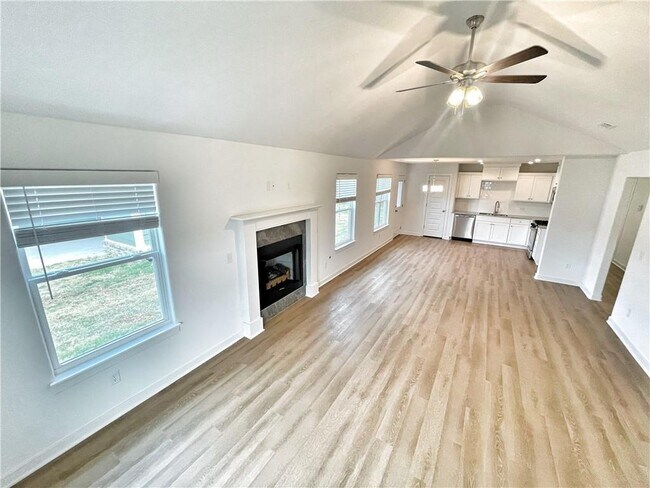 Foto del edificio - 591 N Cresswell Dr