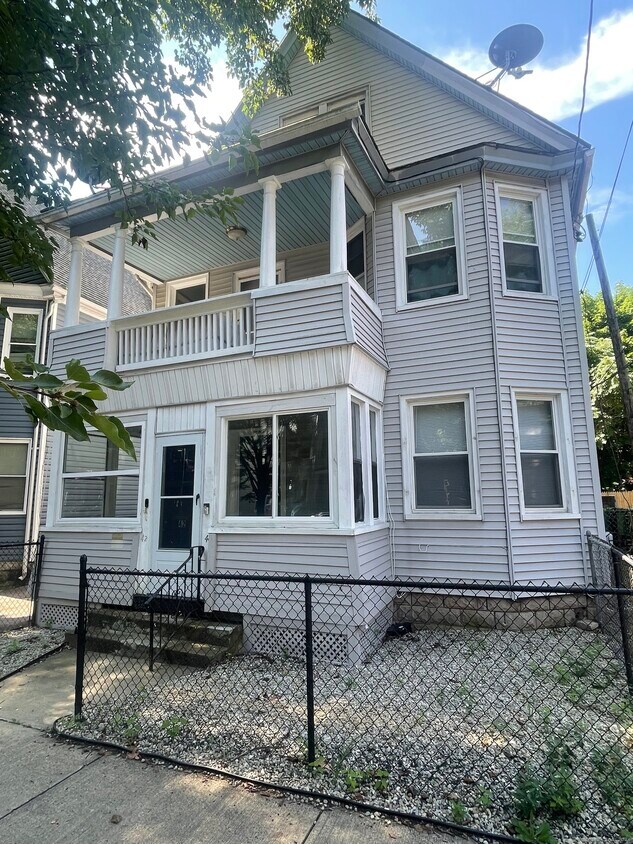 Primary Photo - 42 Bassett St