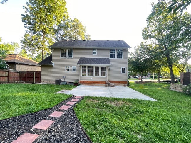 Building Photo - 3851 w woodland