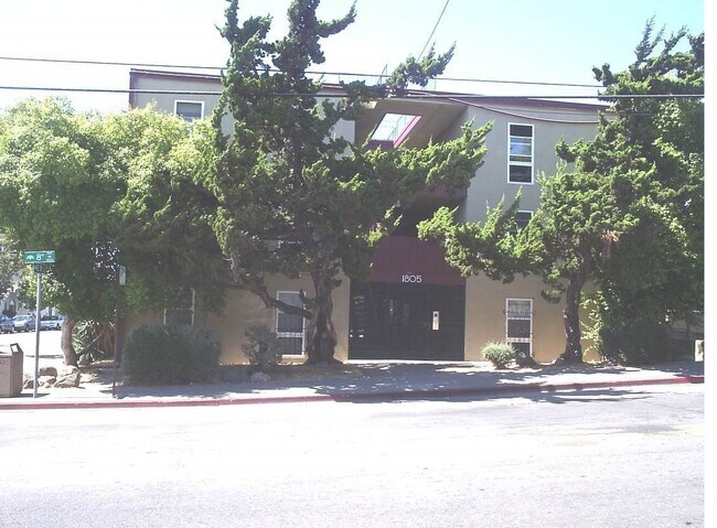 Building Photo - 1805 8th Ave