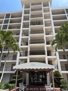 Building Photo - 3100 N Palm Aire Dr