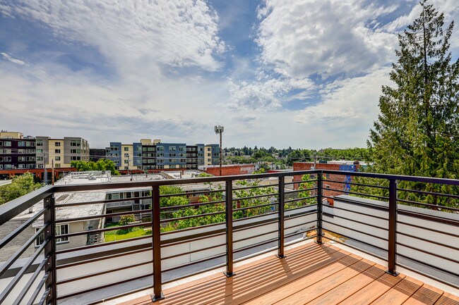 Building Photo - 423 NE Maple Leaf Pl