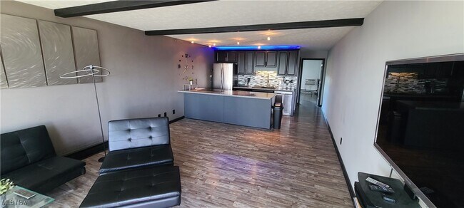 Foto del edificio - 2331 E Market St
