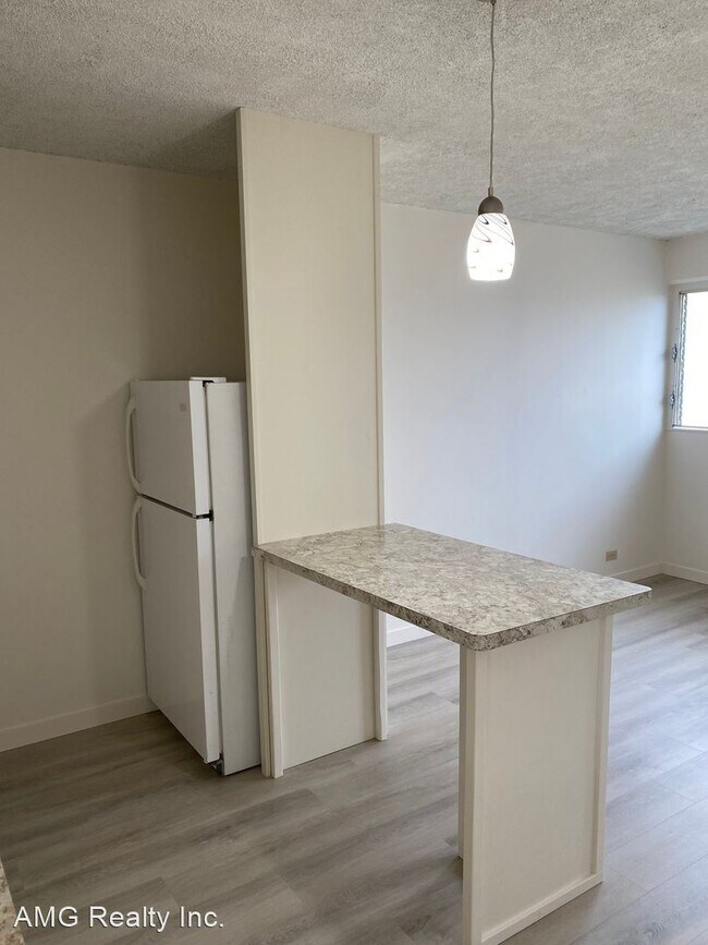 Building Photo - Studio, 1 bath House - 711 Kamuela Ave #204