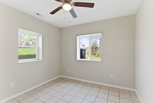 Foto del edificio - 3300-3374 Valley View Drive - 3374