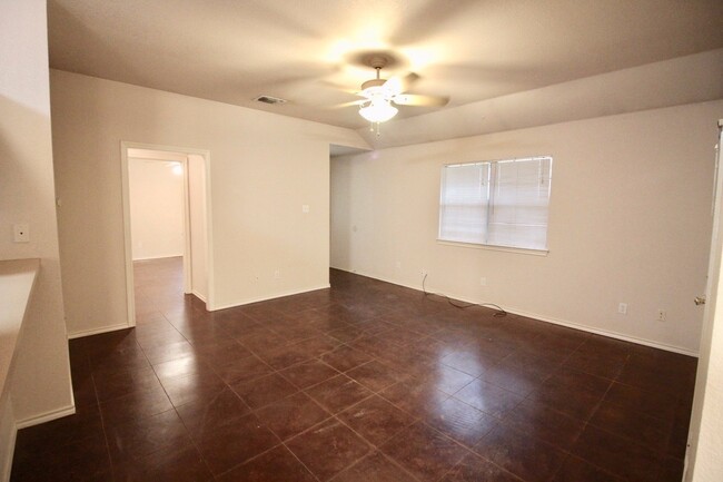 Building Photo - FOR LEASE! - 2 Bedroom - 2 Bath + 2 Car Ca...