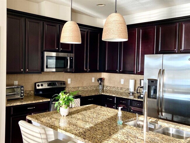 Foto del edificio - Gated Community! Gorgeous ammenity center