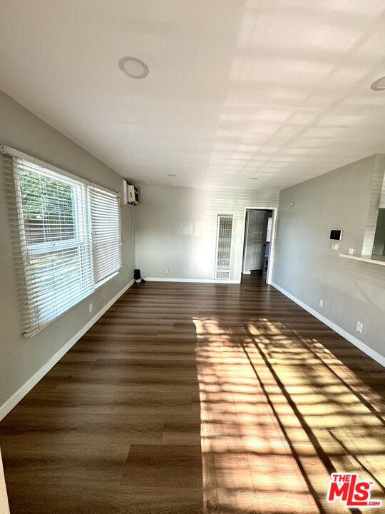 Foto del edificio - 6518 Pickering Ave