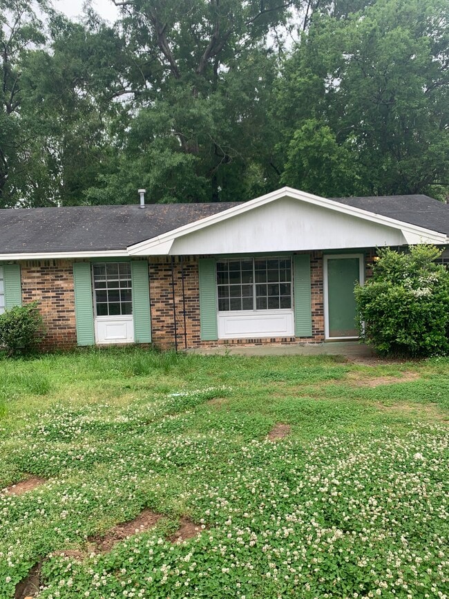 Building Photo - 321 Briarbrook Dr