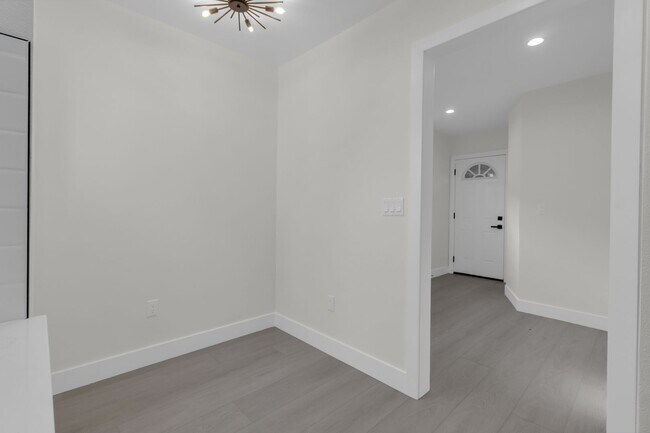 Foto del edificio - 4059 Denker Ave