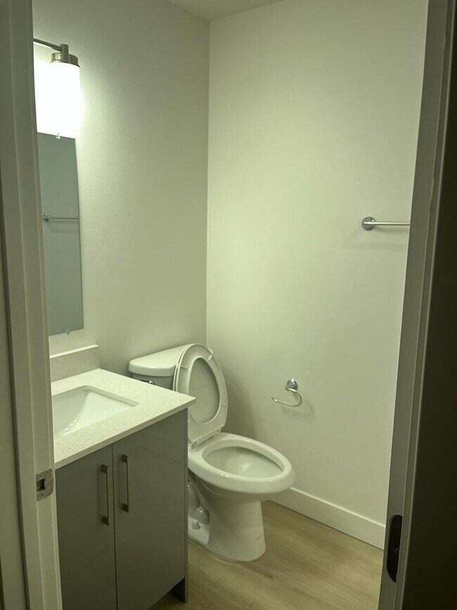 Foto del edificio - 415 Malhi Ln