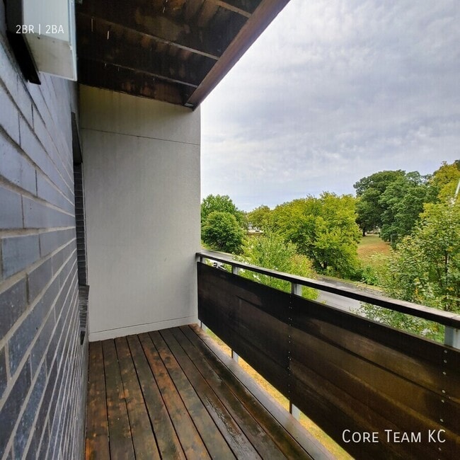 Building Photo - 3632 Gillham Rd