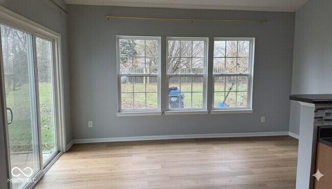 Building Photo - 645 Fireside Dr