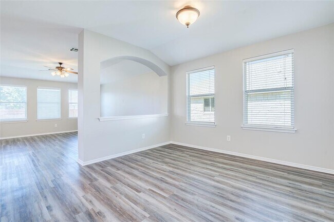 Foto del edificio - 7722 Buck Meadow Dr