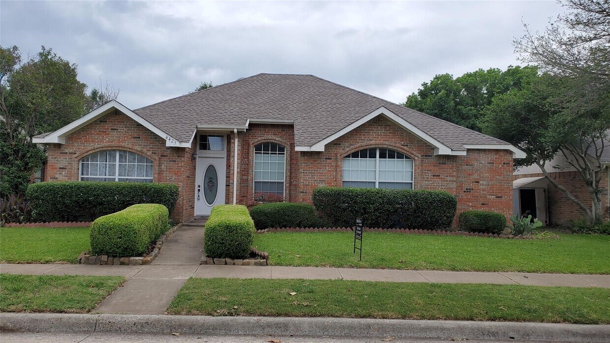 Foto principal - Cozy Three Bedroom Home in McKinney