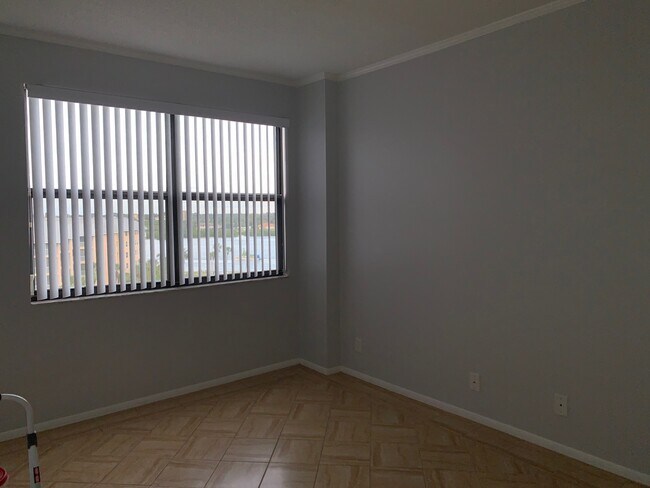 Foto del edificio - 5855 Midnight Pass Rd