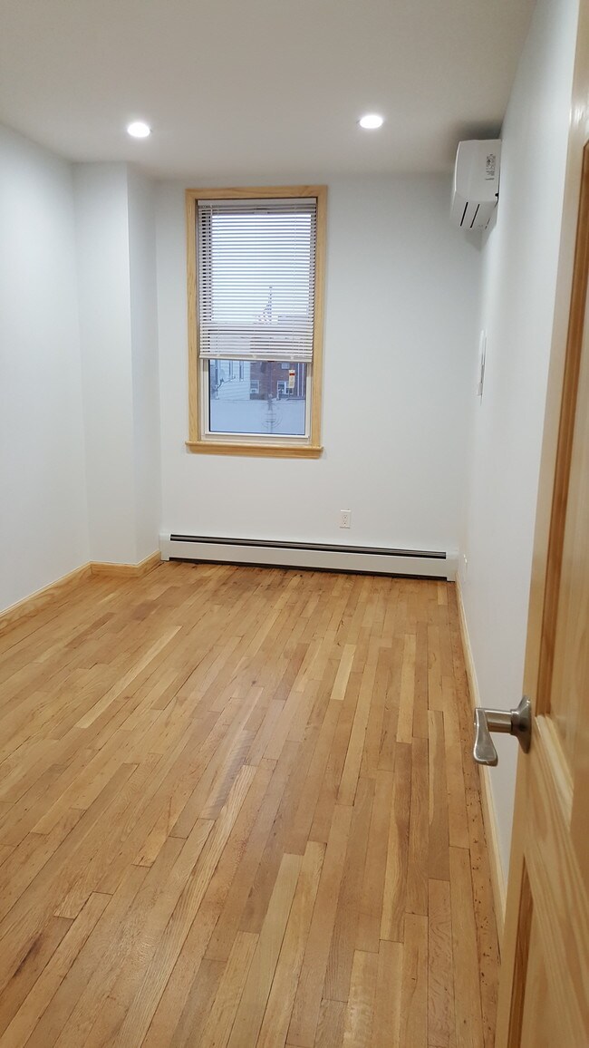 Foto del edificio - 31-45 41st St