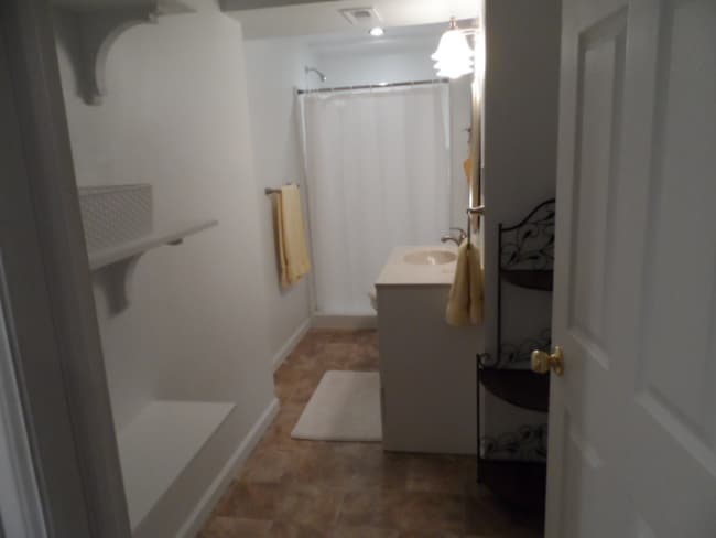 Building Photo - 1608 Ukiah Ln