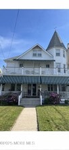 Building Photo - 3 Bath Ave