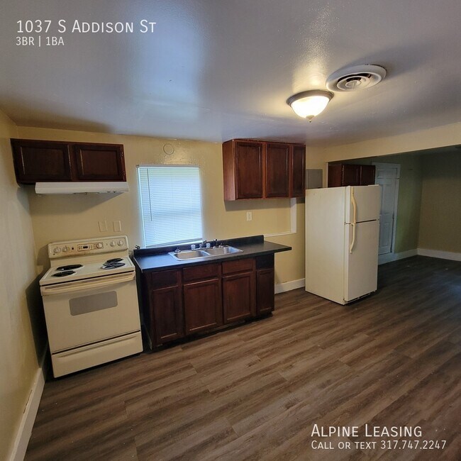 Building Photo - 1037 S Addison St