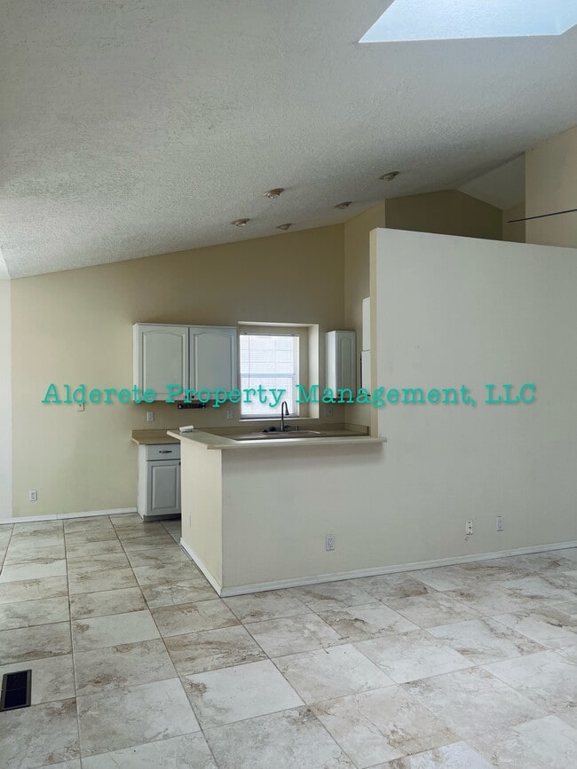 Building Photo - 1511 Mimbres Canyon Pl NE