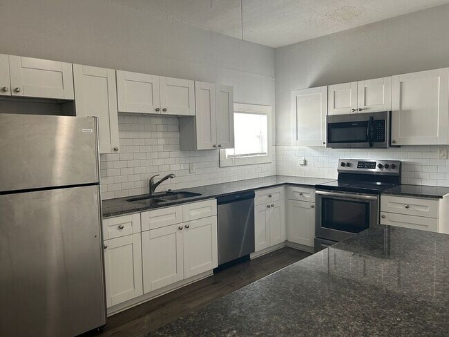 Foto del edificio - 1411 E 22nd Ave.
