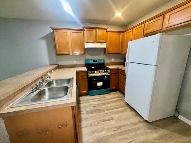 Foto del edificio - 533 Cresting Oak Cir