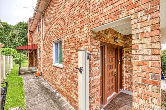 Foto del edificio - 47-18 Glenwood St