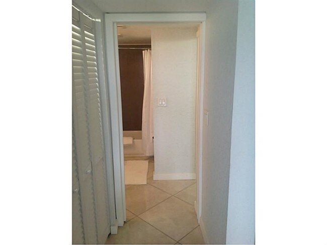 Building Photo - 11111 Biscayne Blvd