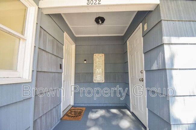 Building Photo - 3022 Cliffdale Rd