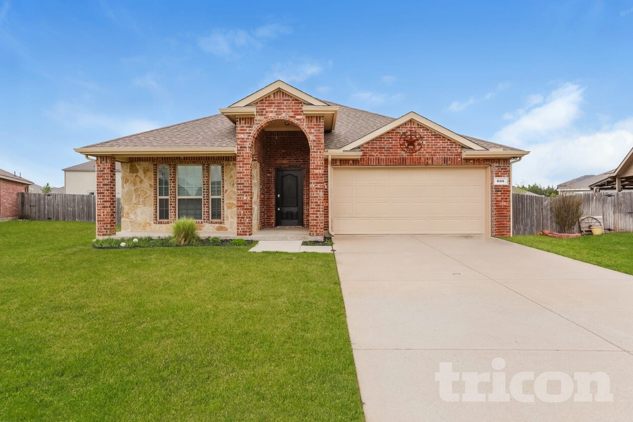 Foto principal - 605 W Grove Cir