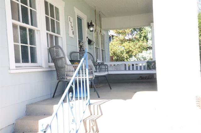 Building Photo - 1720 Belle Pl