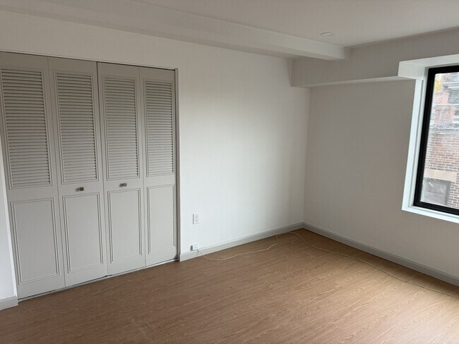 Foto del edificio - 1243 Beacon St