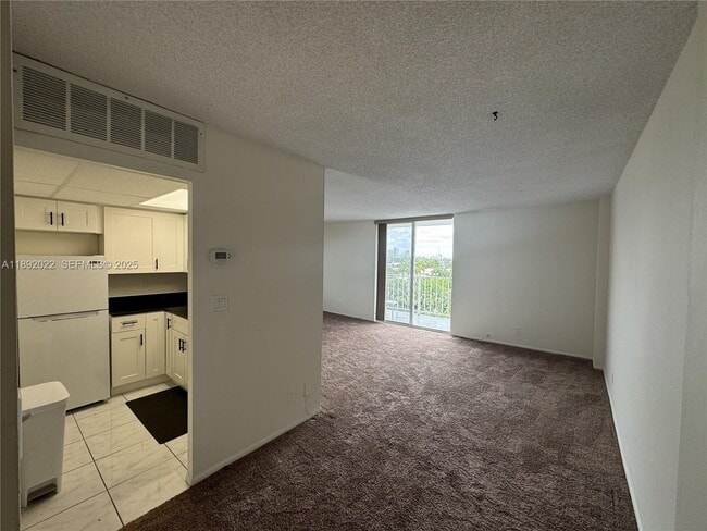 Building Photo - 1731 SE 15th St