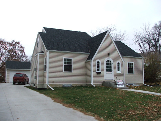 Exterior view. - 1710 E College St